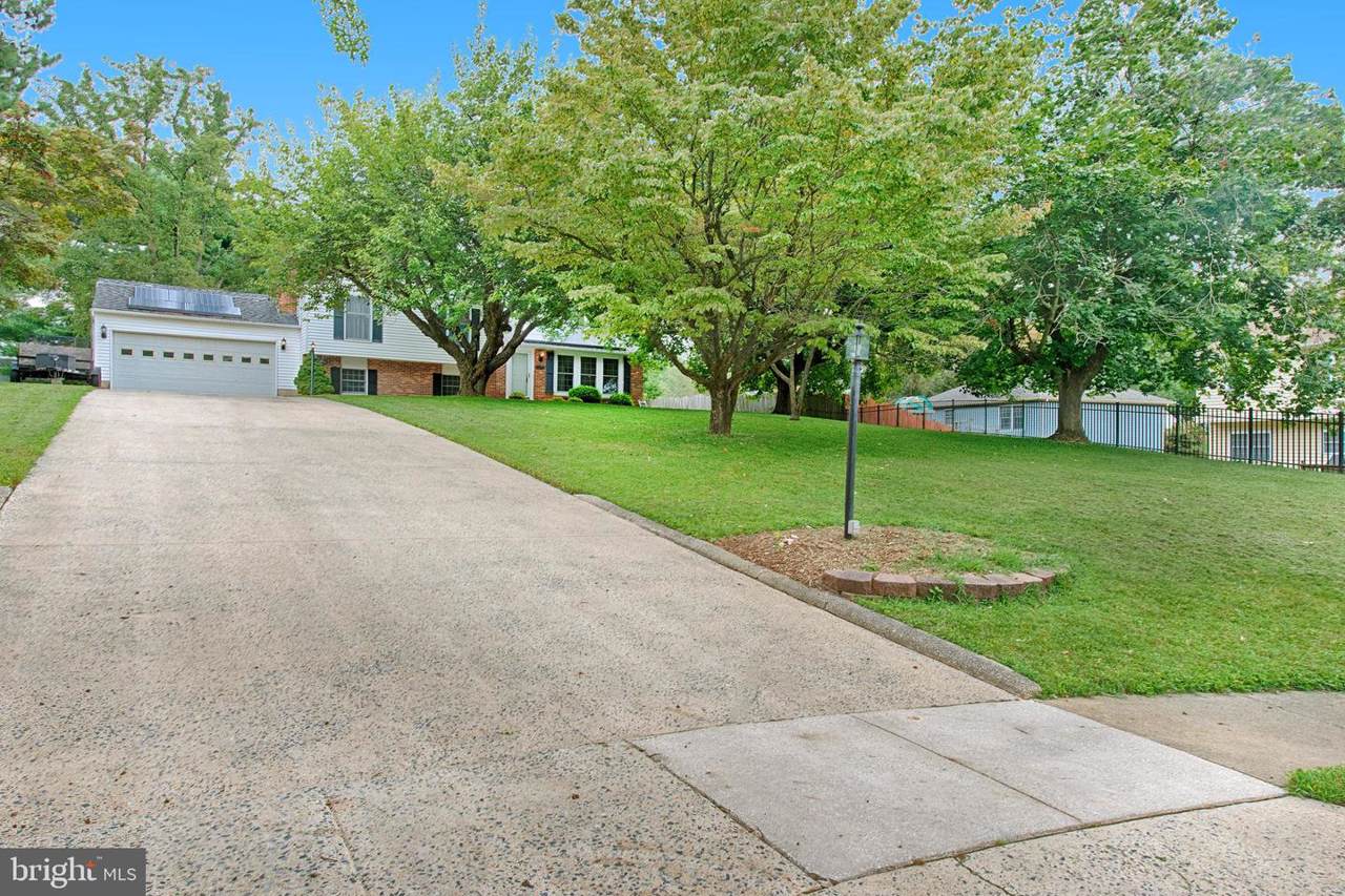 1403 Salisbury Court - Photo 1