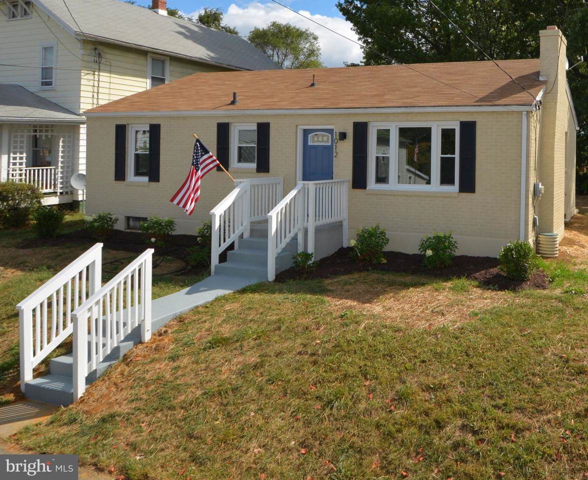 1012 S CAMERON ST - Photo 1