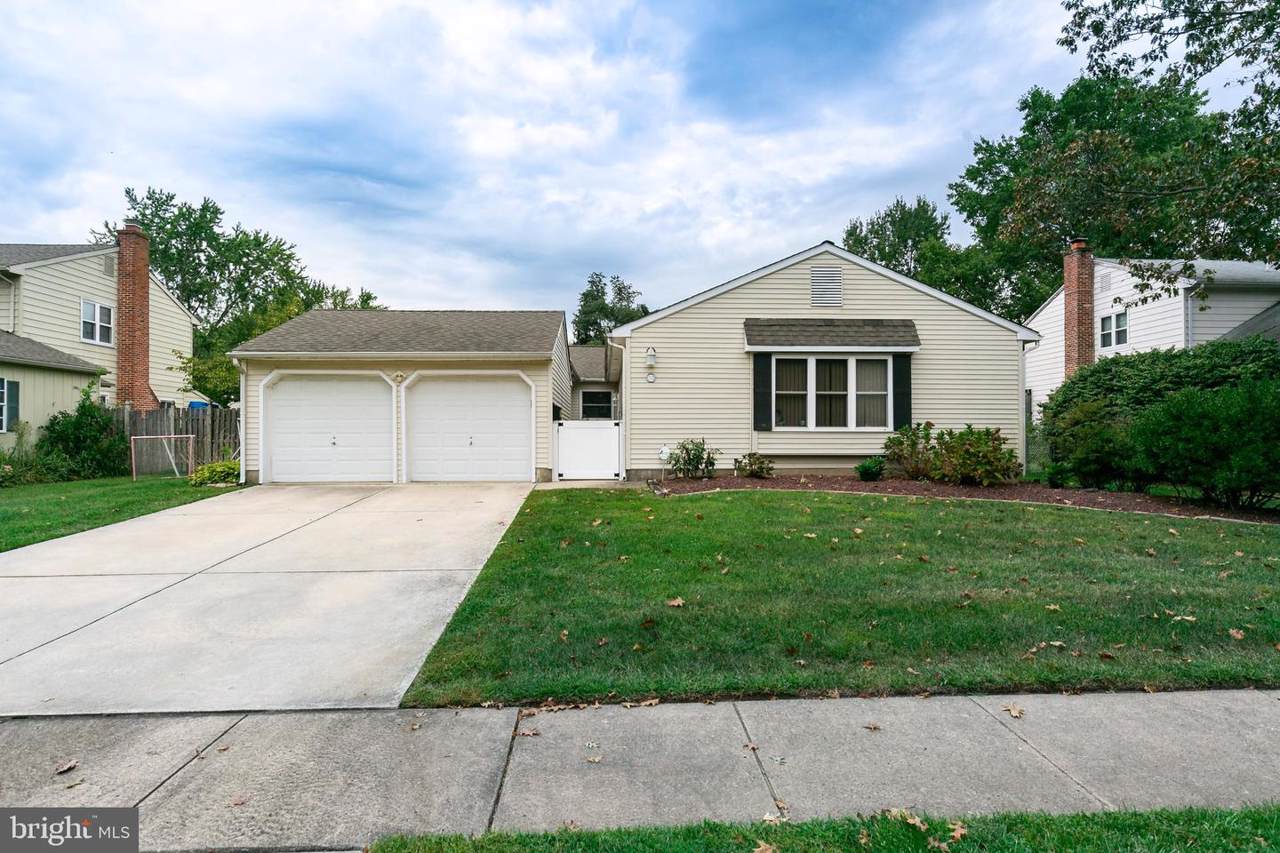 112 Yorktown Drive - Photo 1