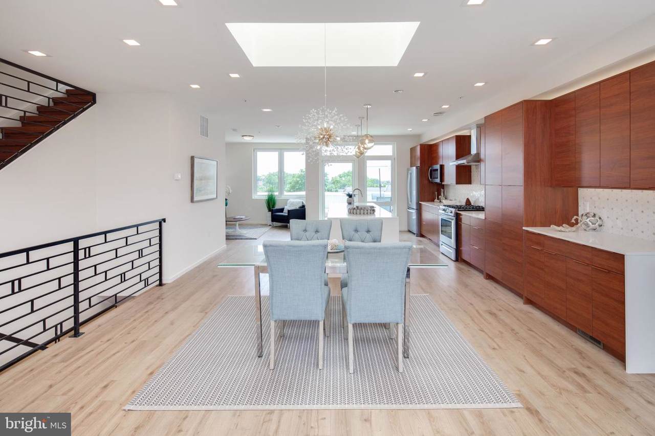 523 Montana Avenue - Photo 1