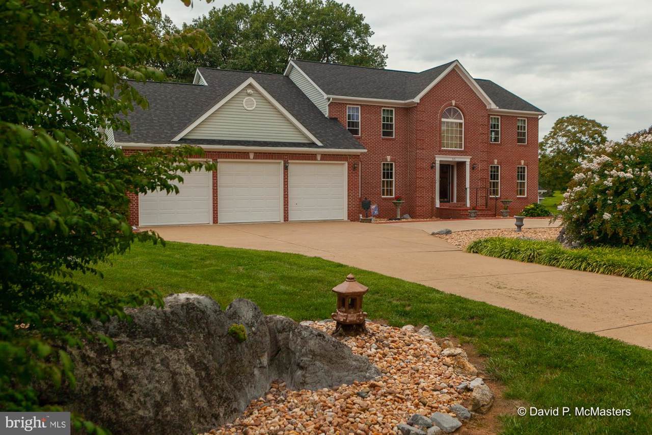 205 Muirfield Court - Photo 1