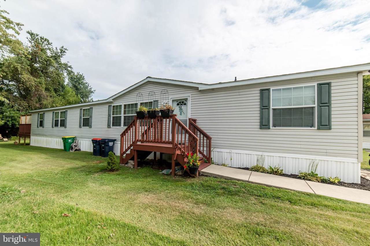138 Boxwood Road - Photo 1