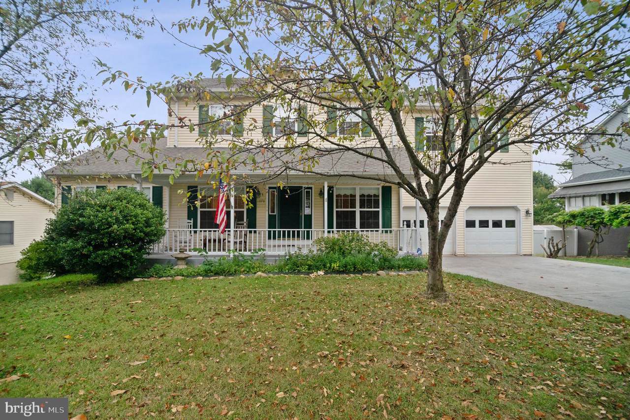 1070 Goodview Drive - Photo 1