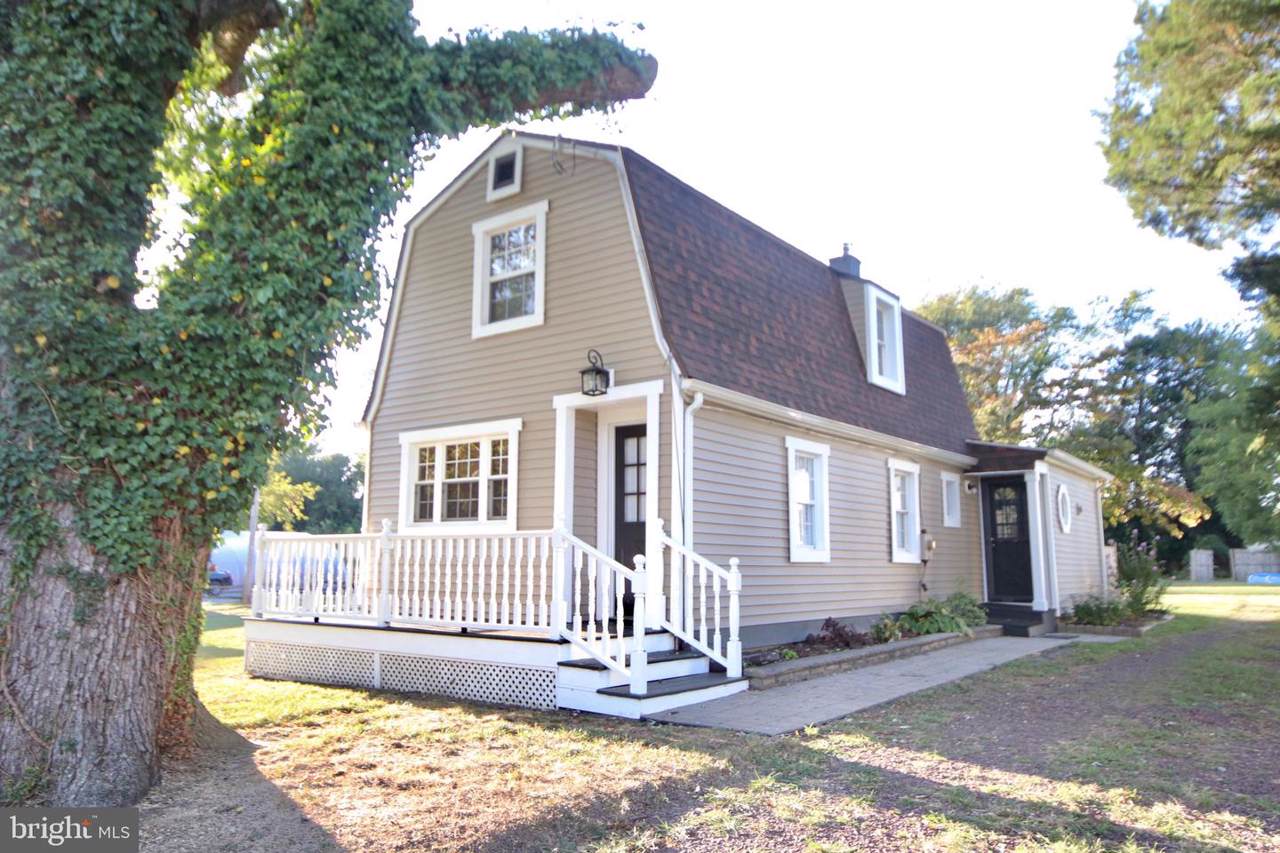 8 Park Drive - Photo 1