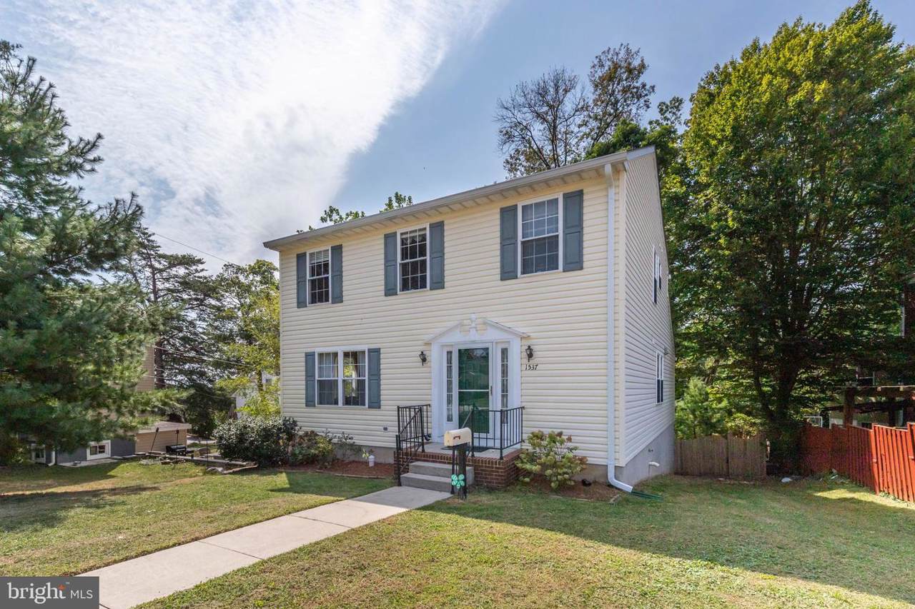 1537 Clearwood Road - Photo 1