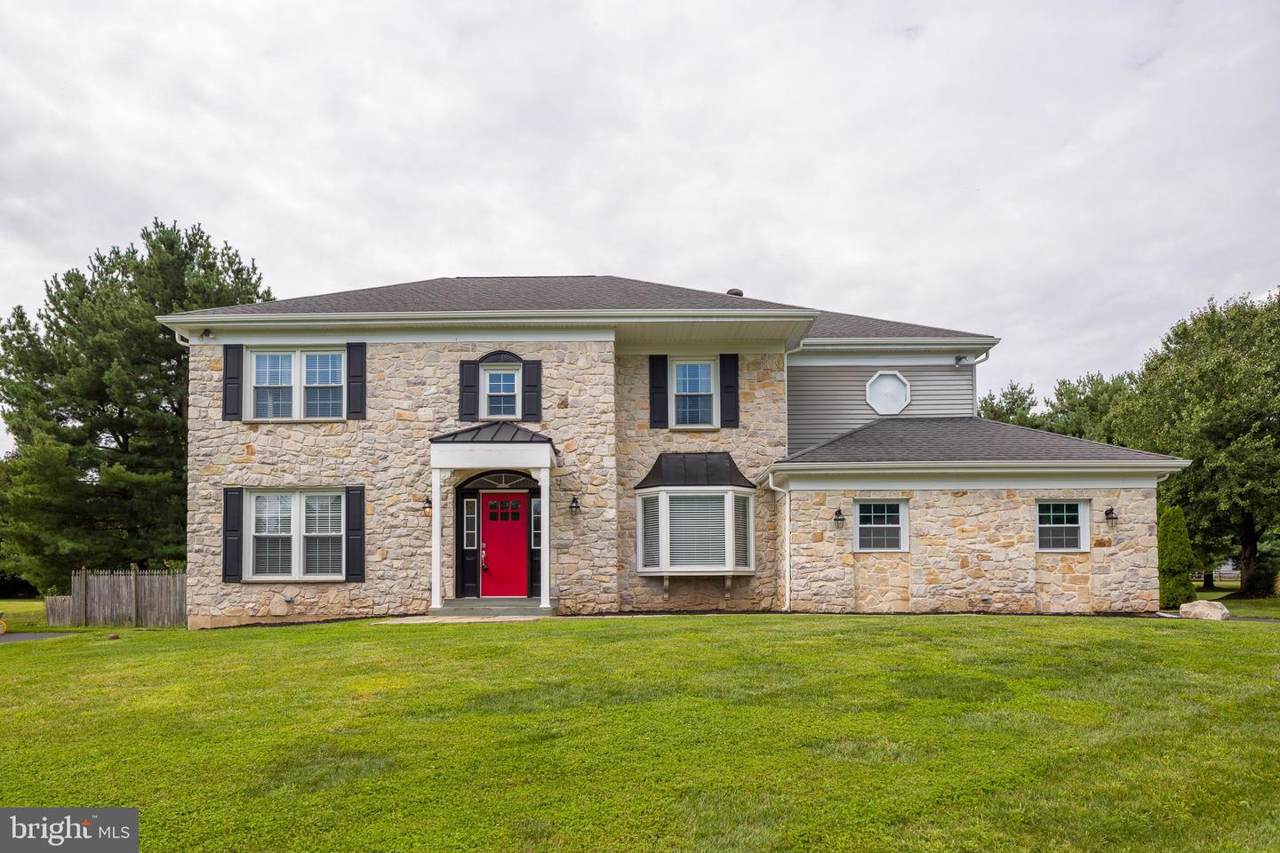 1004 Winding River Lane - Photo 1