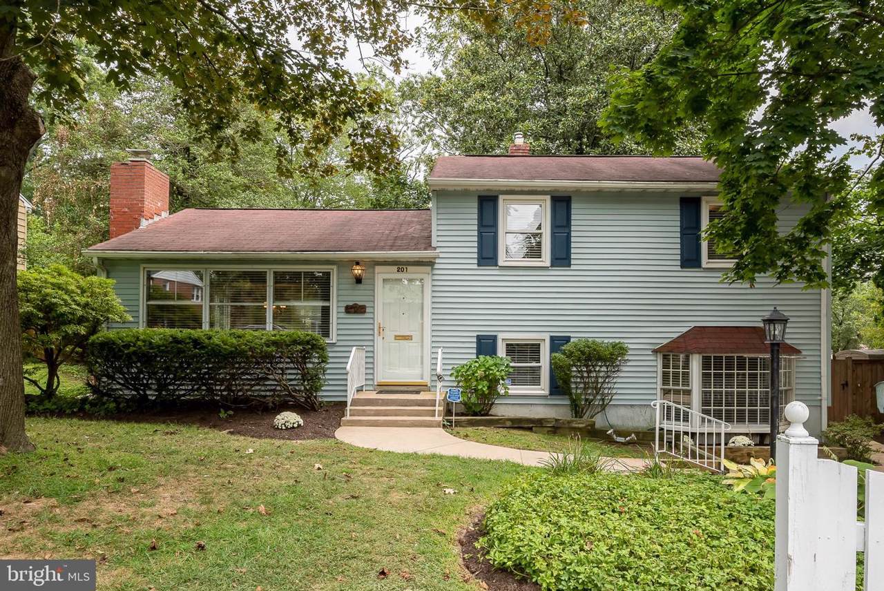 201 Rollingbrook Way - Photo 1