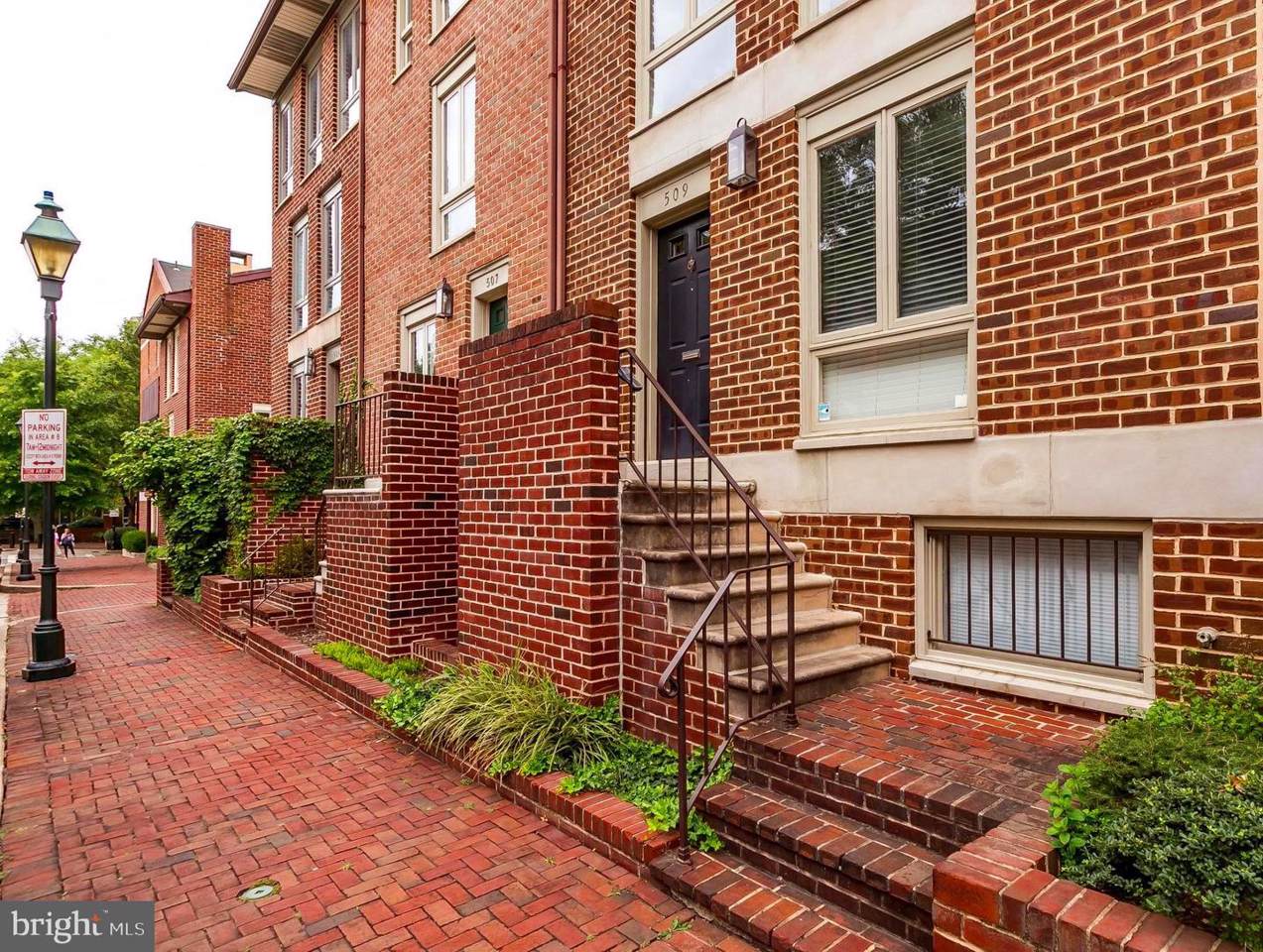 509 Hanover Street - Photo 1