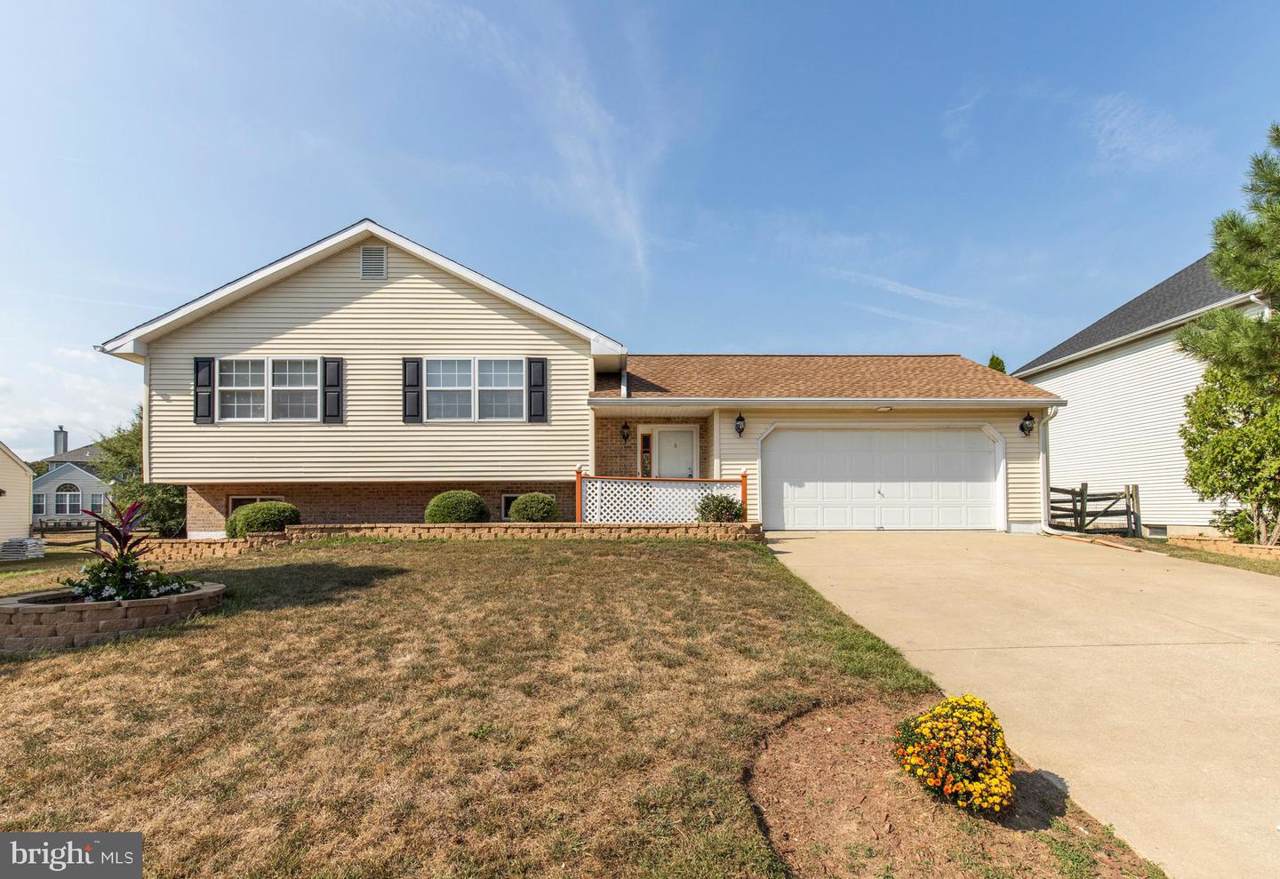 6 Oakwood Boulevard - Photo 1