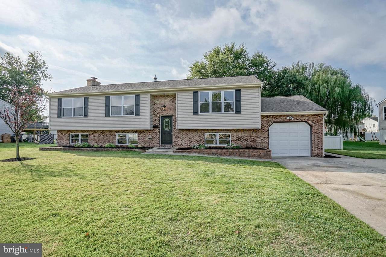 760 Duncan Avenue - Photo 1