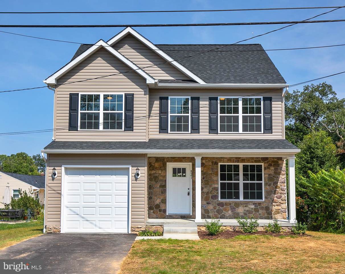 821 Broadview Boulevard - Photo 1