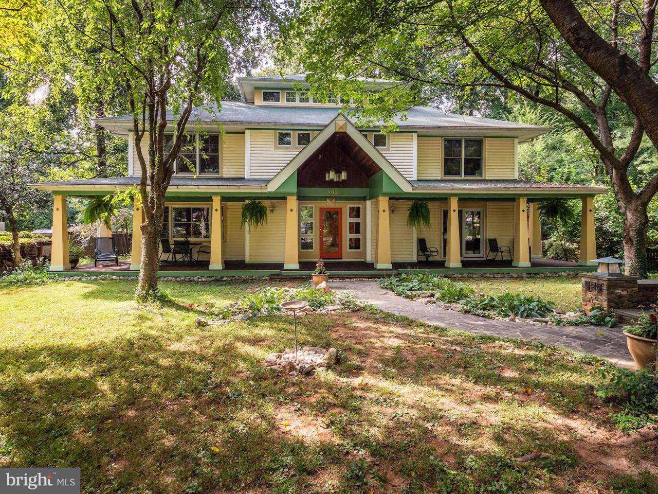 409 Chestnut Avenue - Photo 1