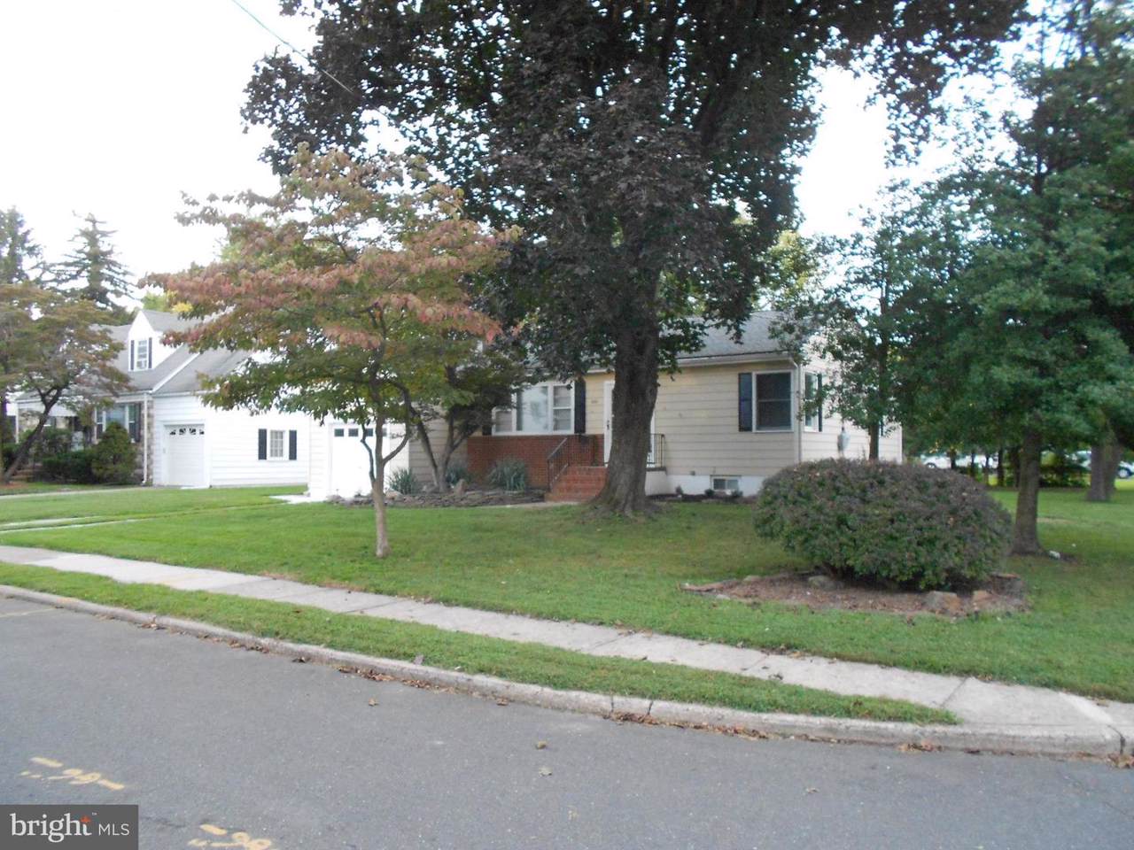 600 Maple Avenue - Photo 1