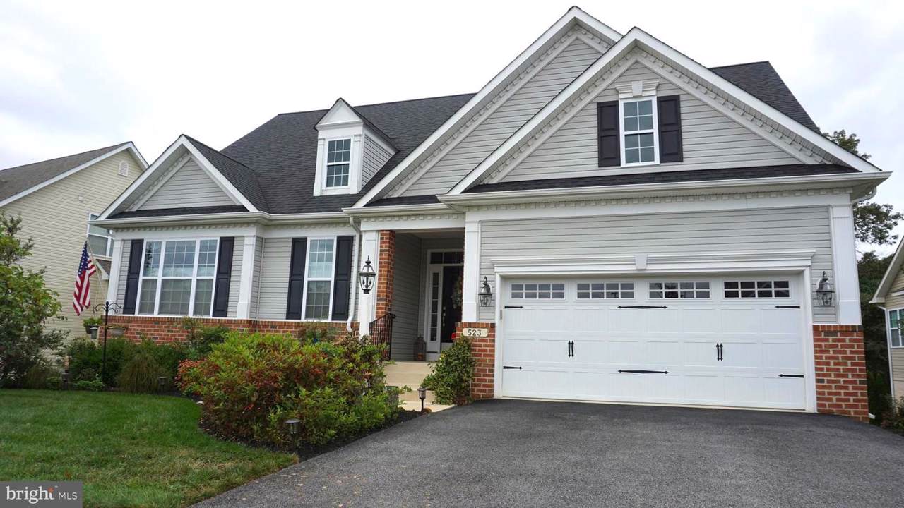 523 Donner Way - Photo 1