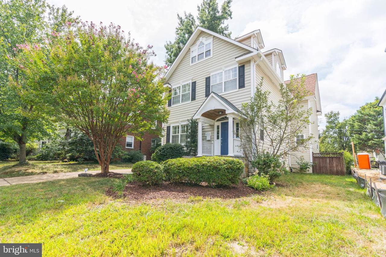 1720 Barton Street - Photo 1