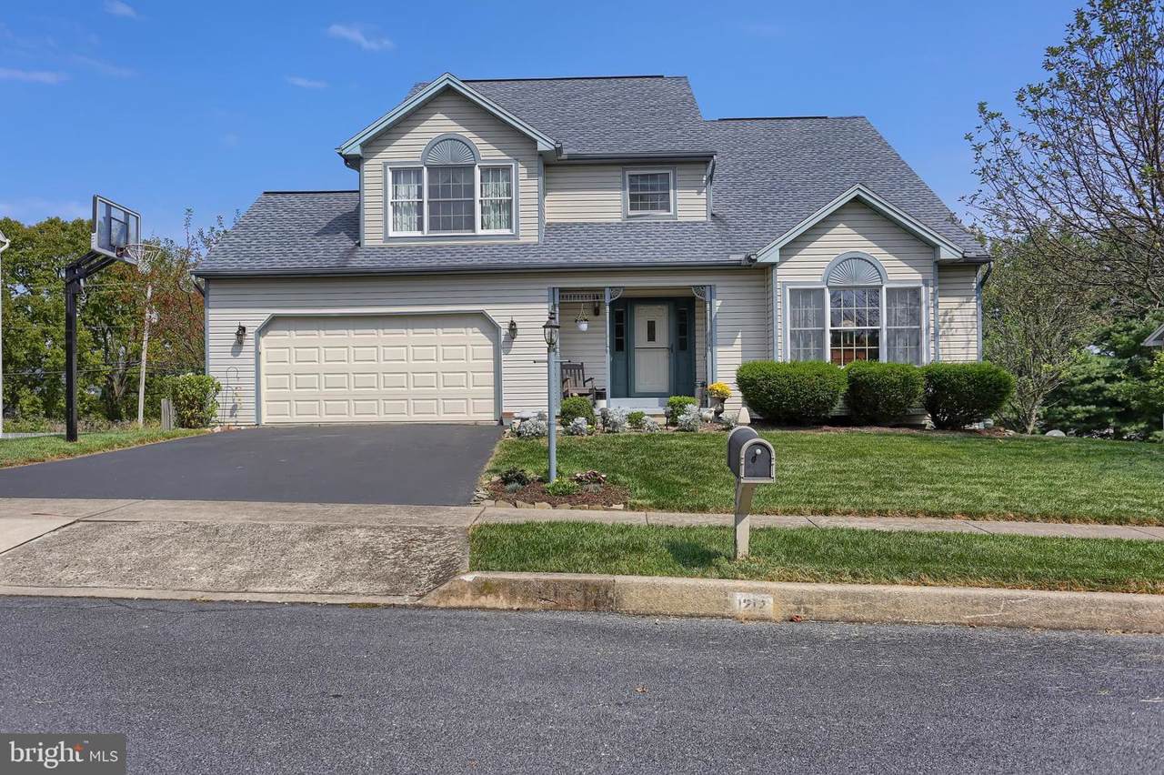 1212 Highlander Way - Photo 1