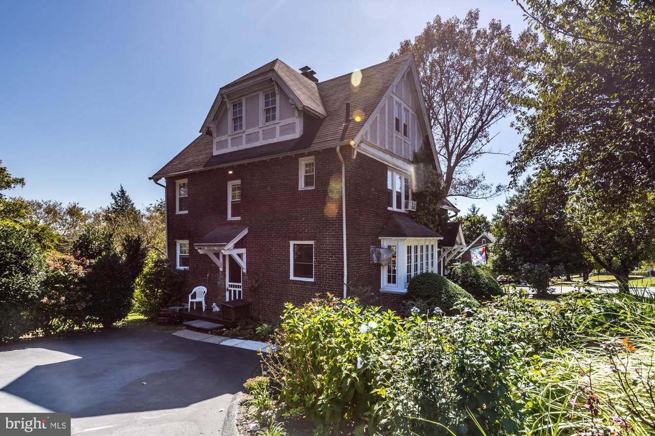 37 Montclair Avenue - Photo 1