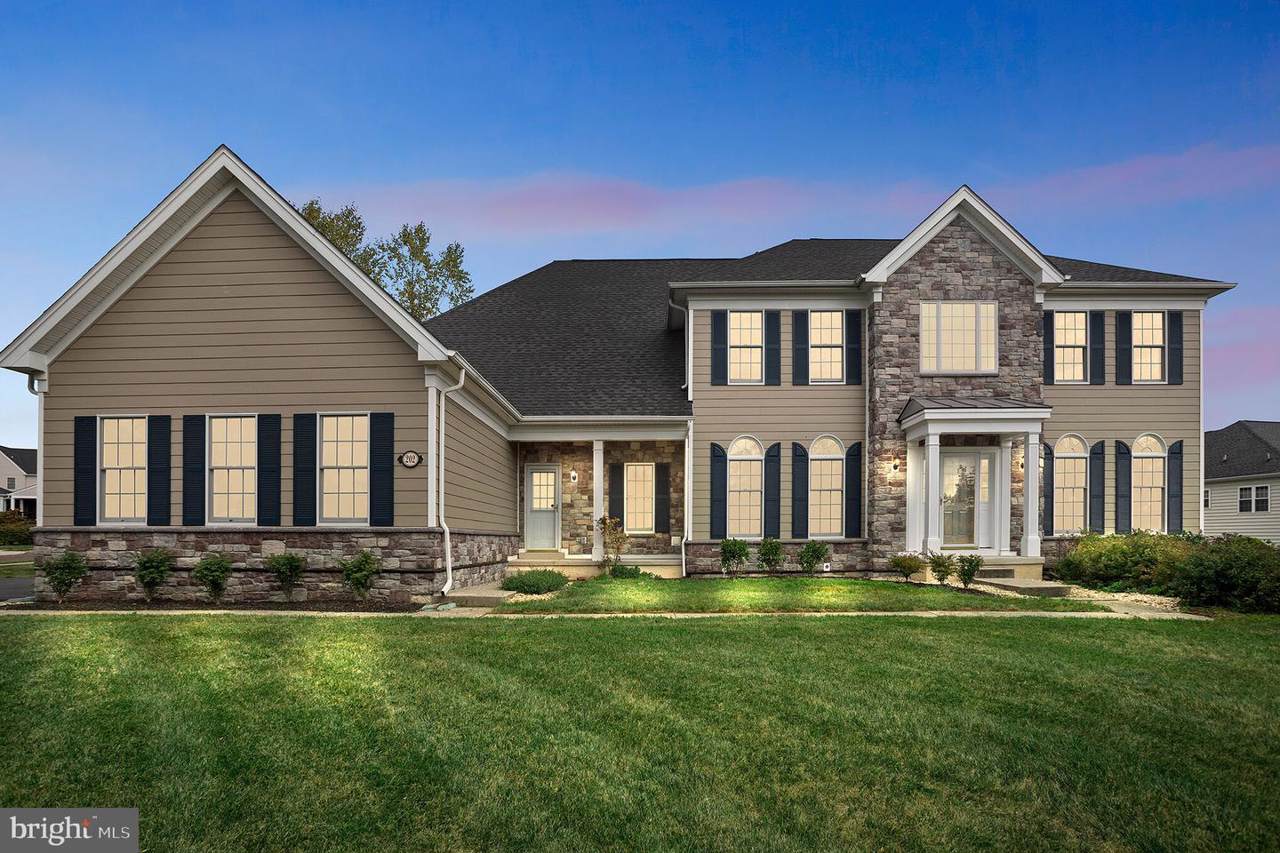 202 Knox Drive - Photo 1