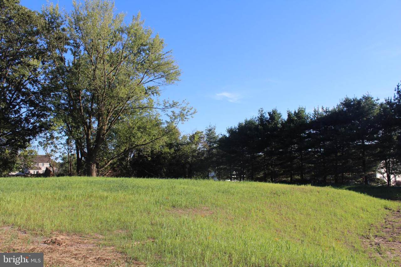 205 Eagle Drive - Photo 1
