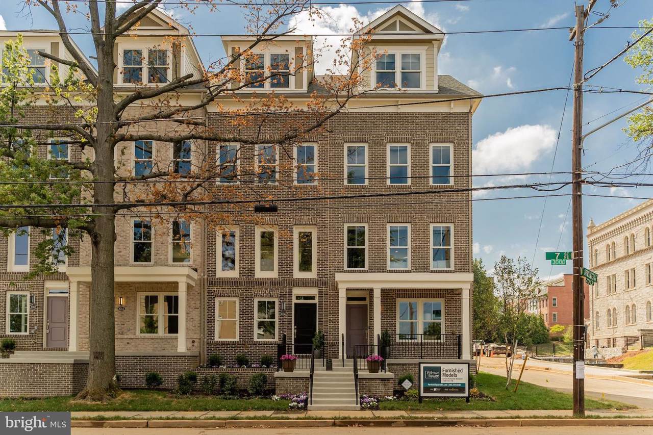3052 7TH - Photo 1
