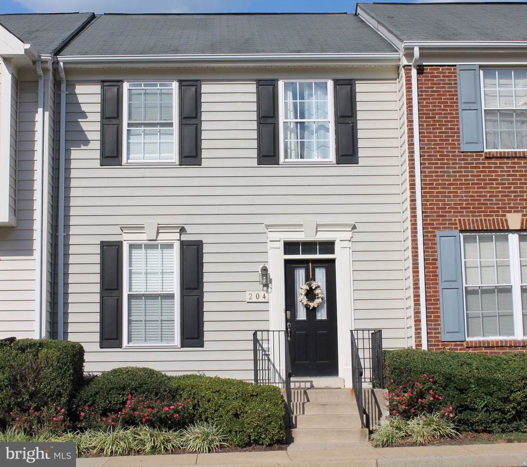 204 Kirby Street - Photo 1