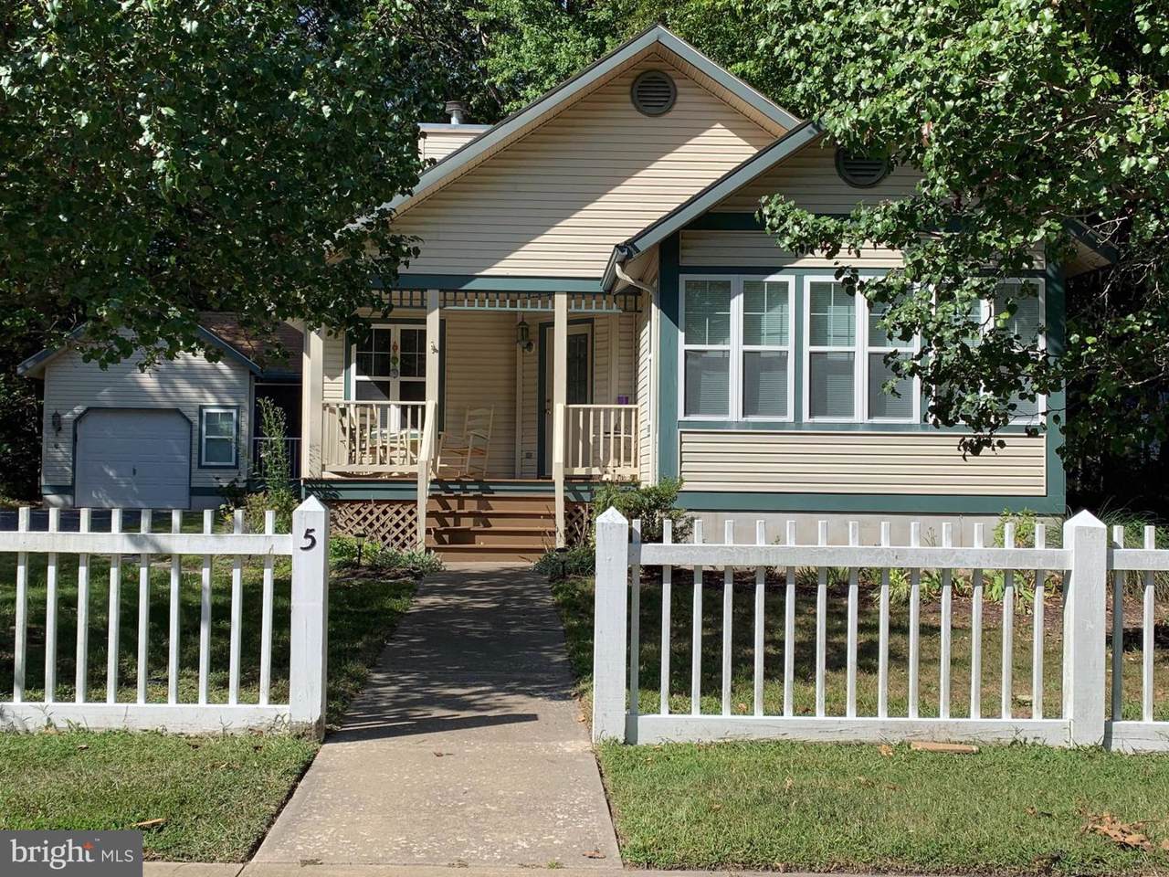 5 Mary Elizabeth Drive - Photo 1