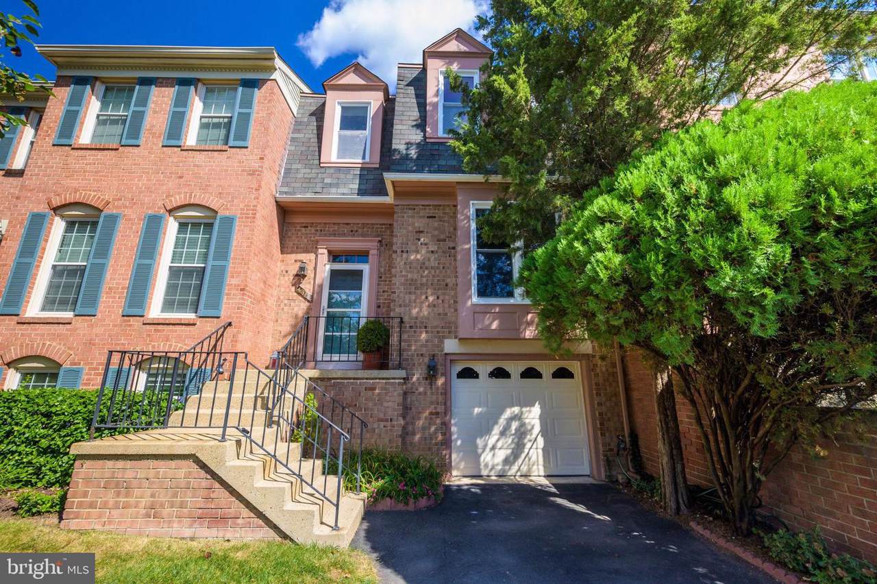 4024 Nicholas Court - Photo 1