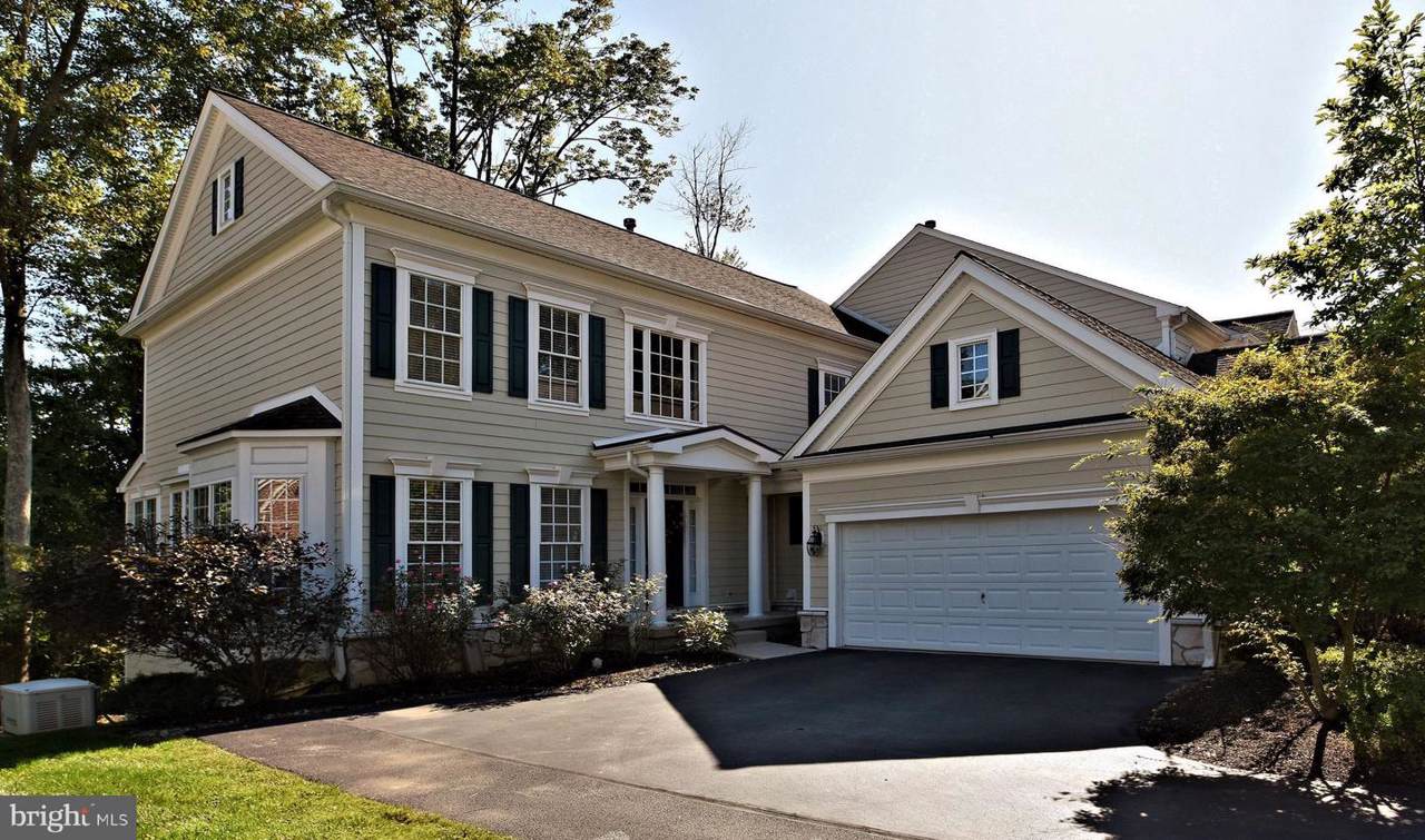 215 Excalibur Drive - Photo 1