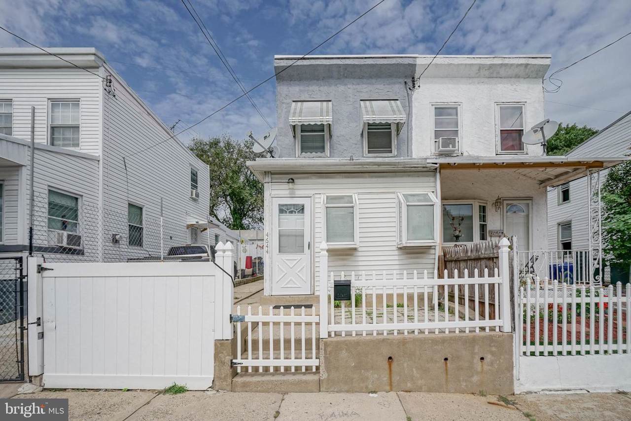 4644 James Street - Photo 1