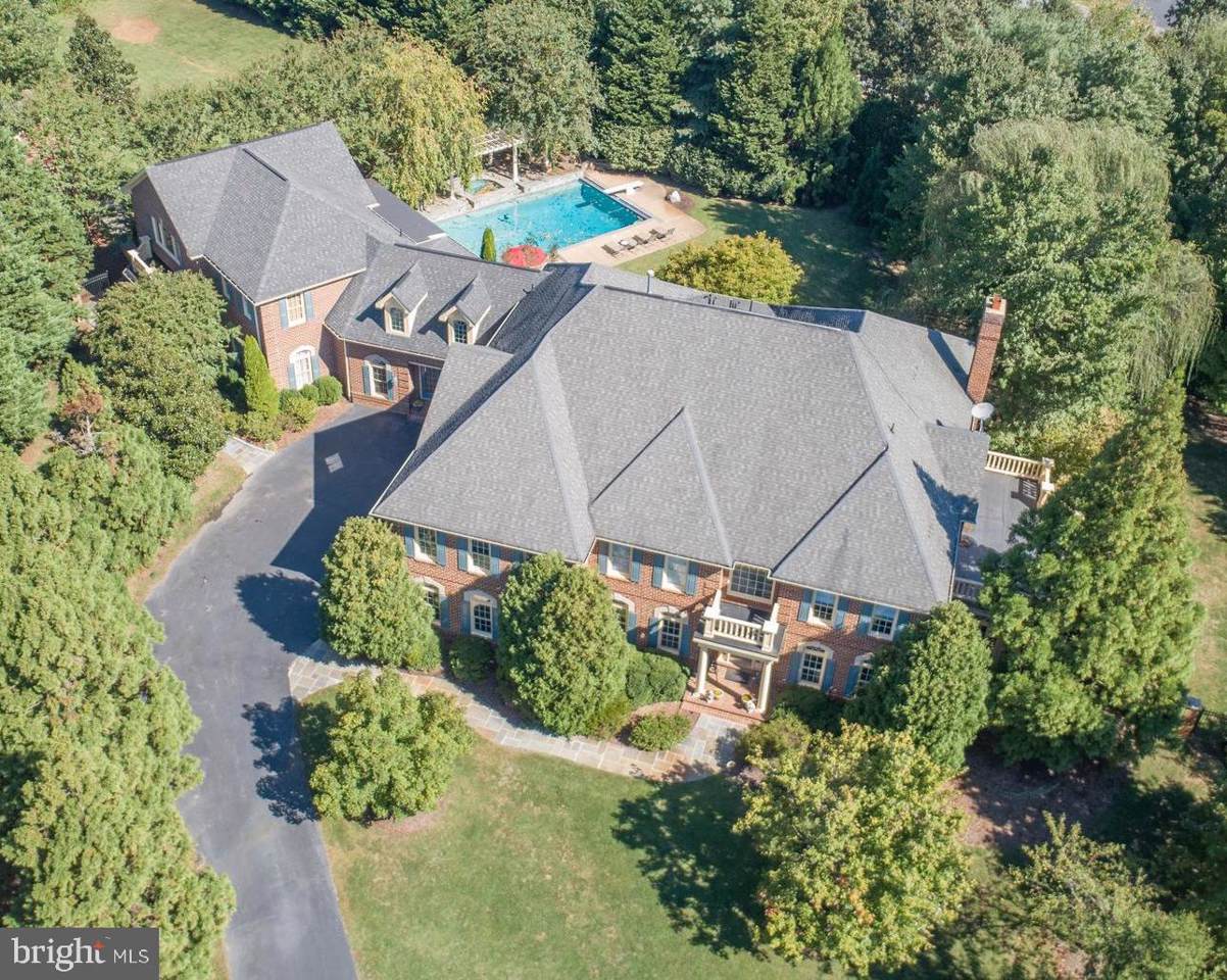 112 Carroll Circle - Photo 1