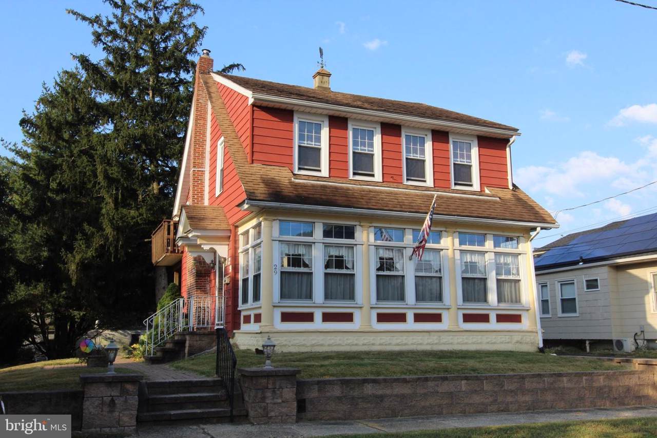 29 Colonial Avenue - Photo 1