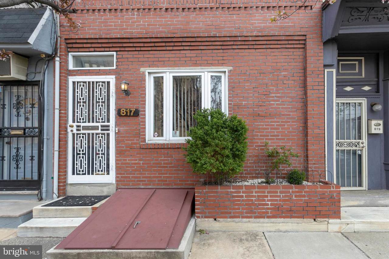 817 11TH Street - Photo 1