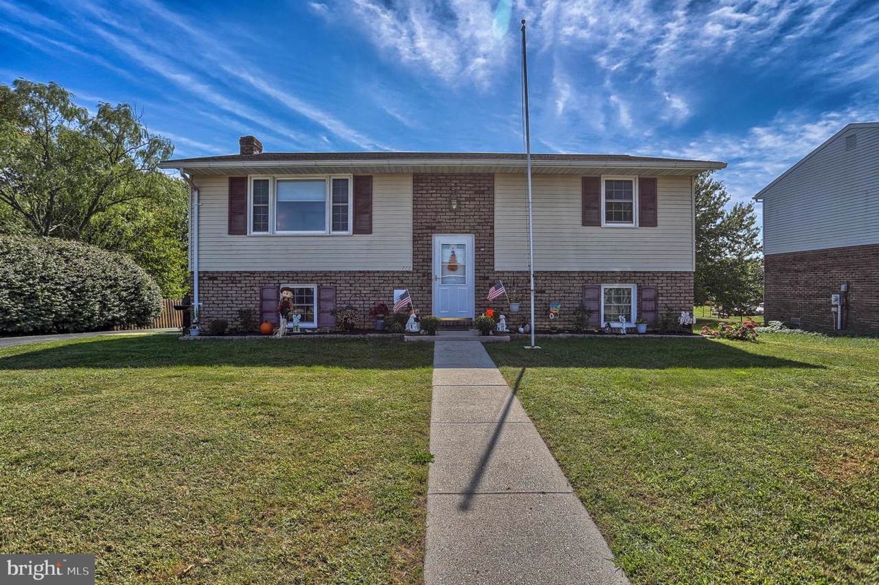 706 Hartman Avenue - Photo 1