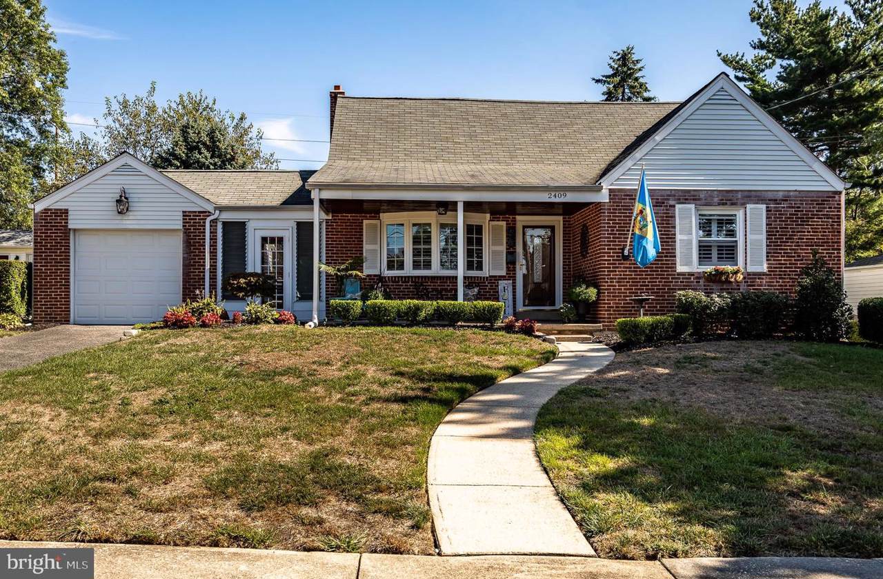 2409 Ivanhoe Lane - Photo 1