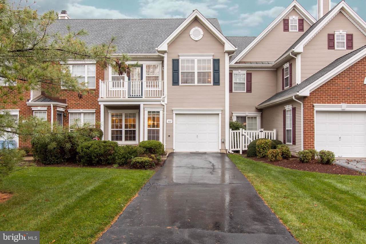 202 Kentshire Court - Photo 1