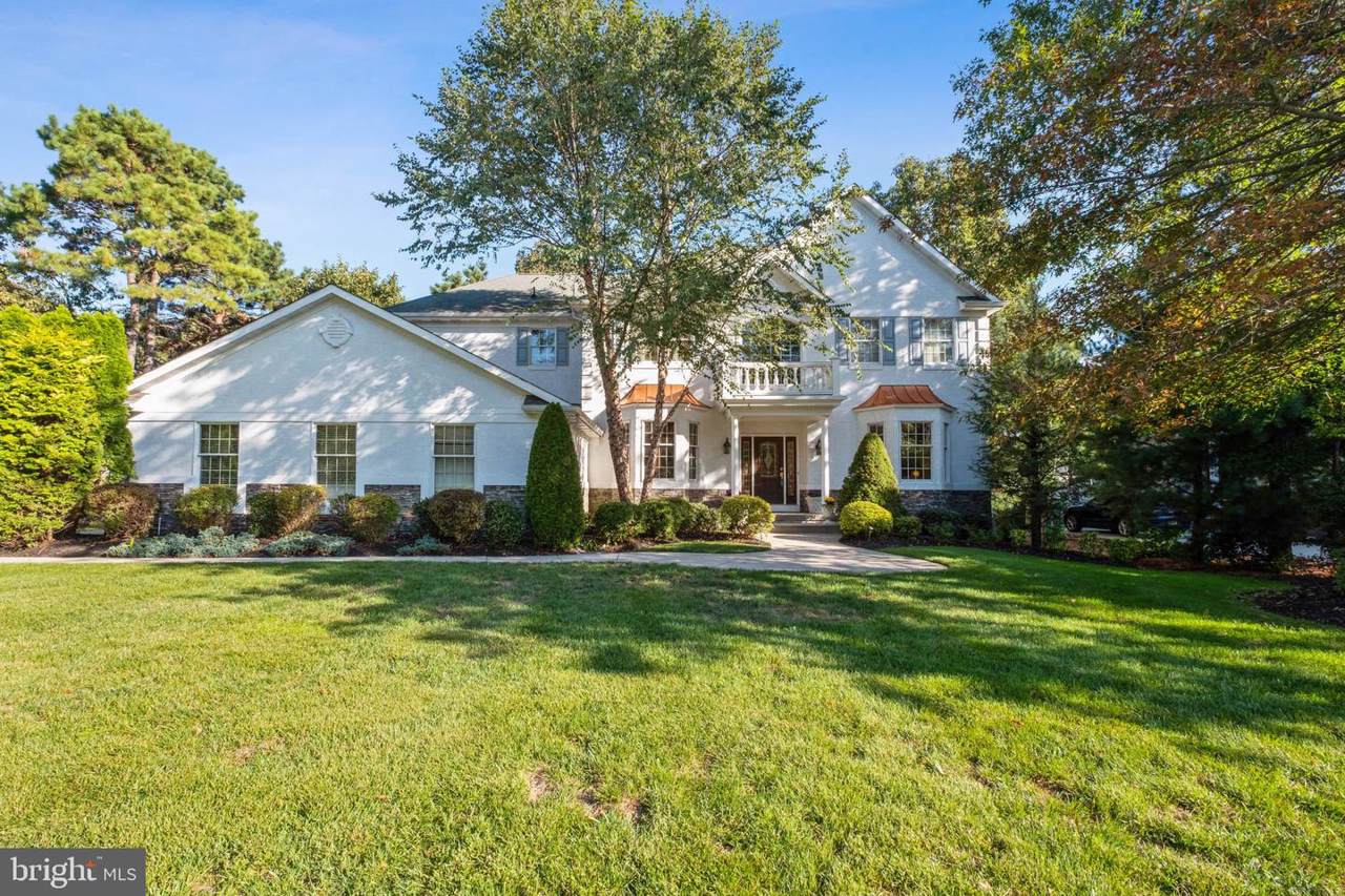 7 Simsbury Drive - Photo 1