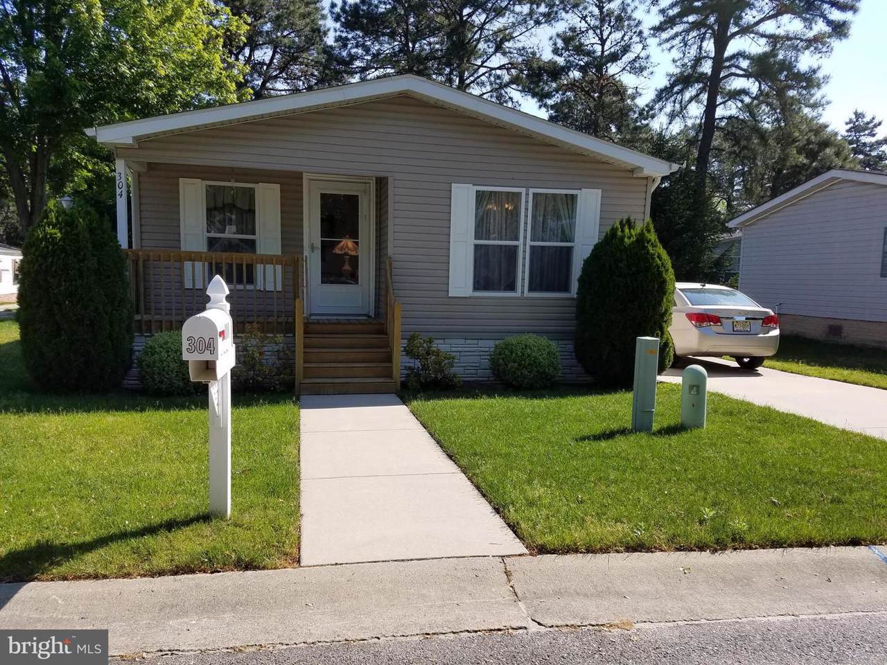 304 Kenwood Court - Photo 1