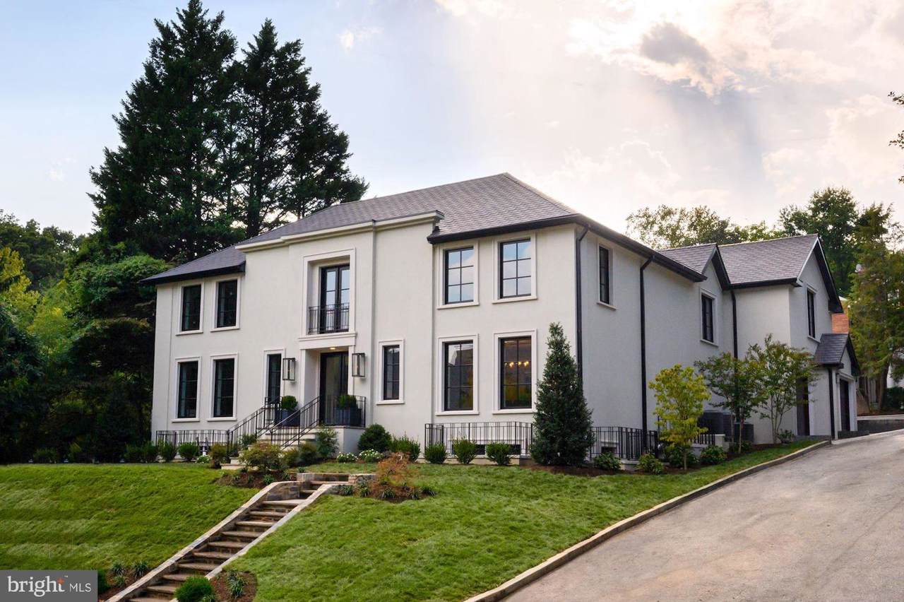 2610 30TH Street - Photo 1