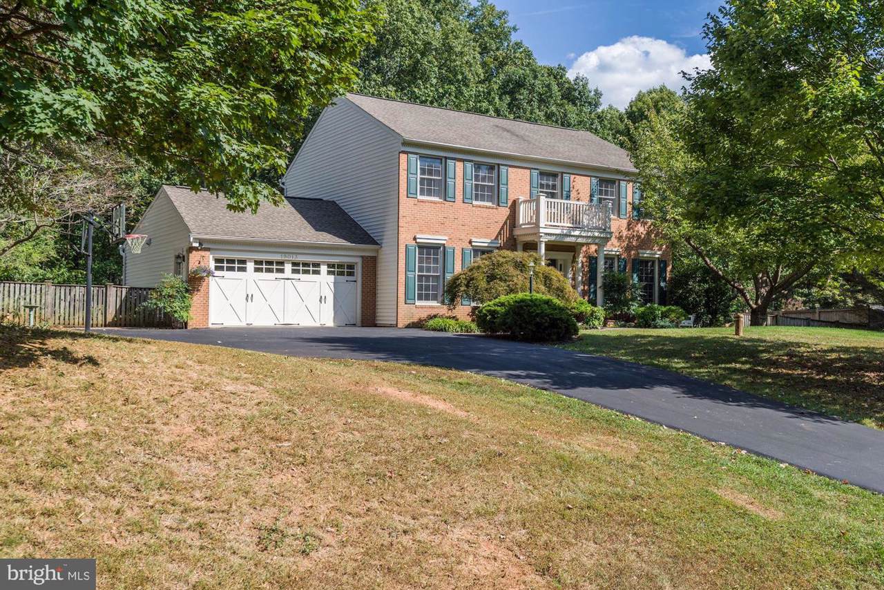 19013 Raines Drive - Photo 1