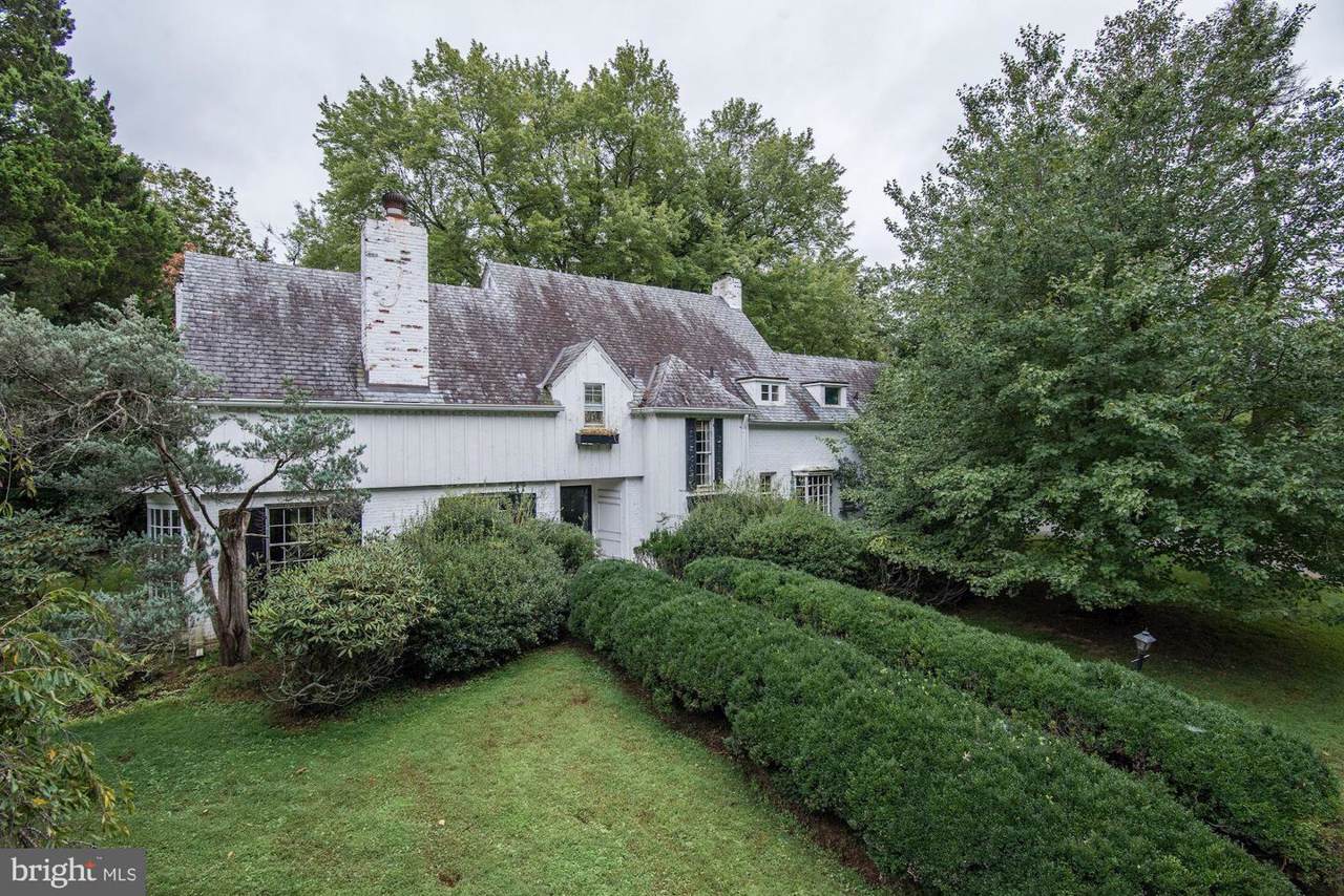 9025 Bronson Drive - Photo 1