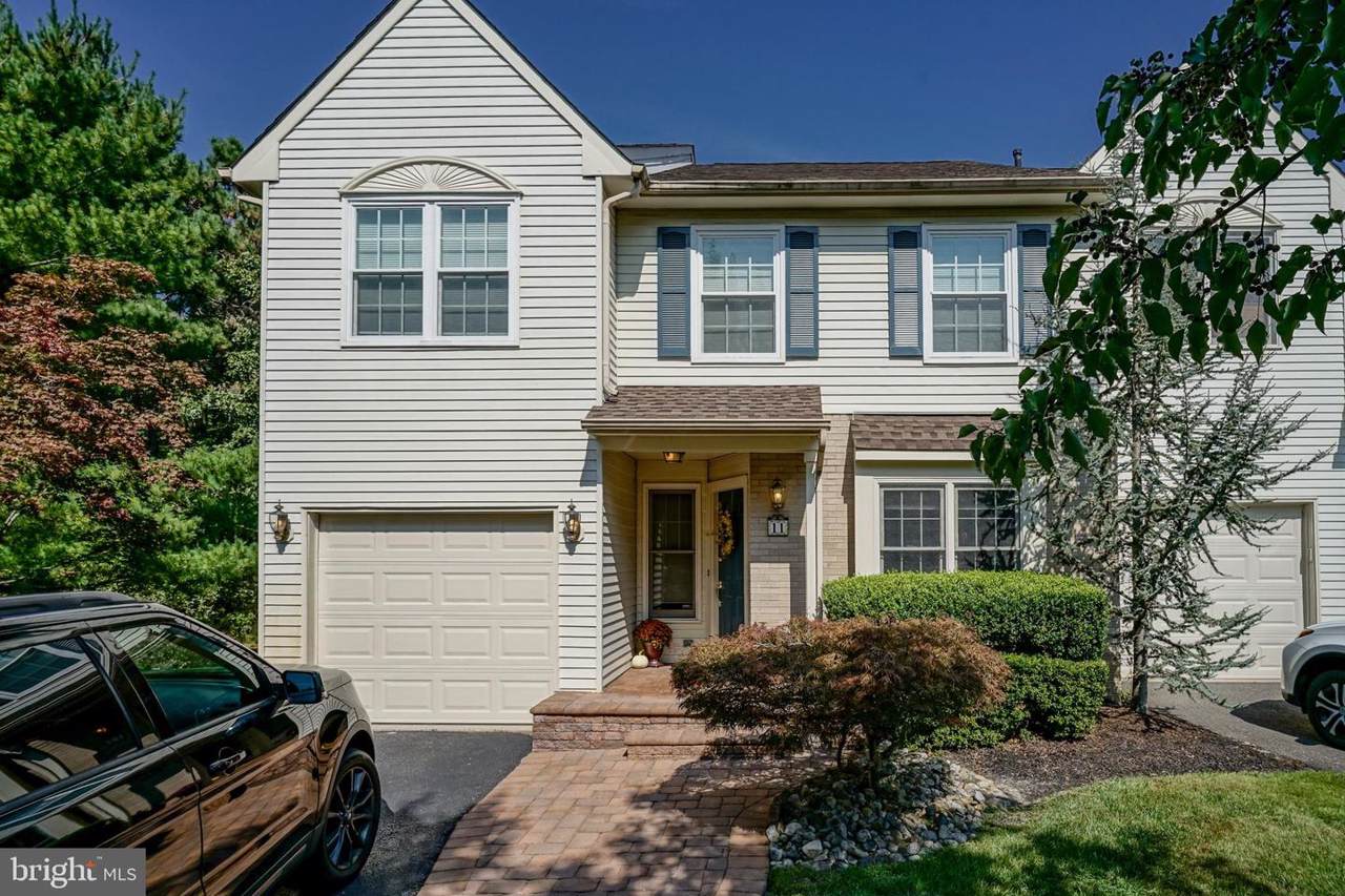 11 Regency Court - Photo 1