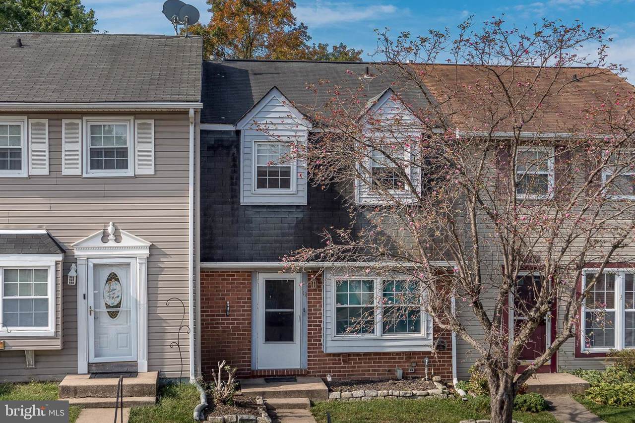 111 King Charles Circle - Photo 1