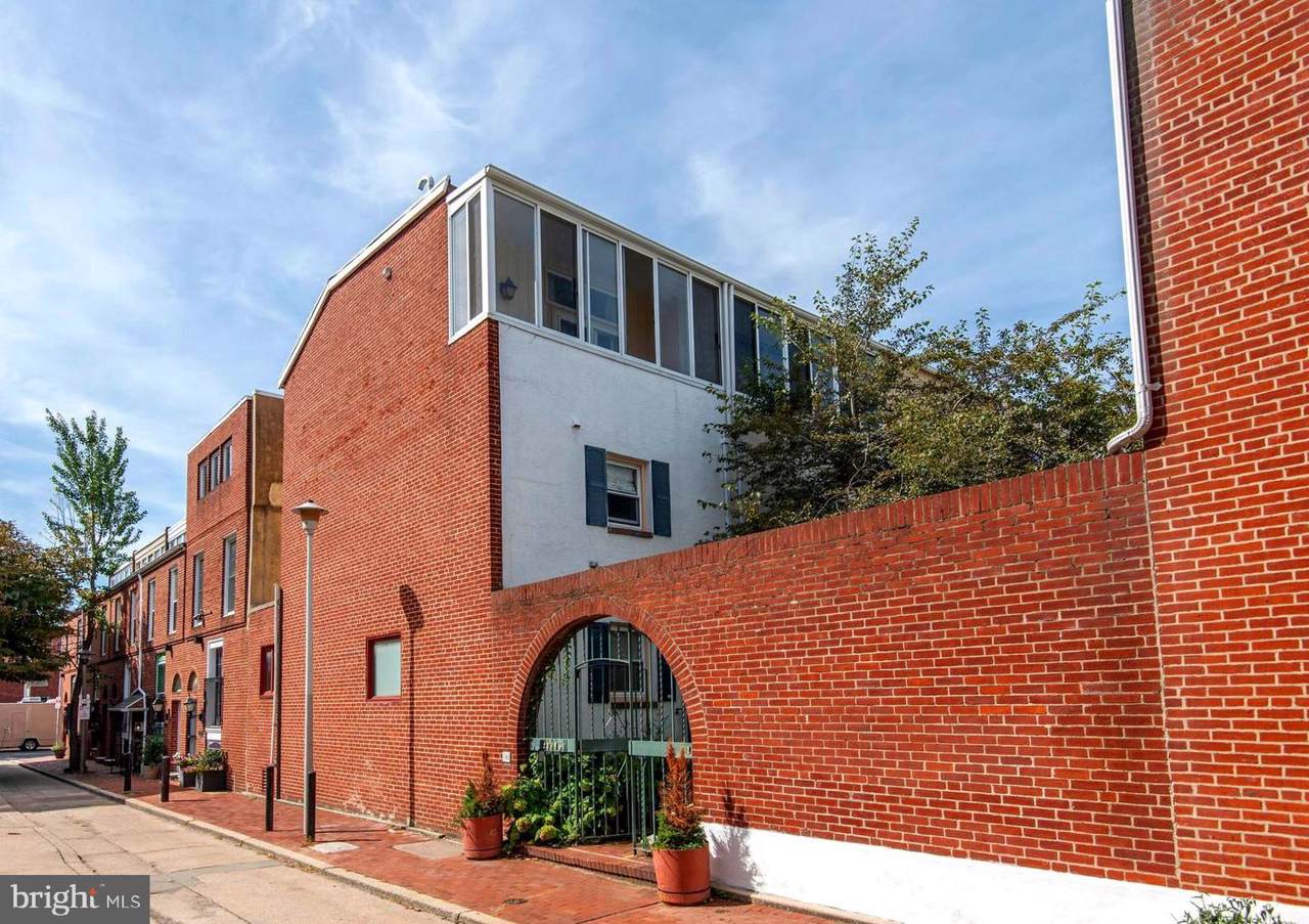 416 Hutchinson Street - Photo 1