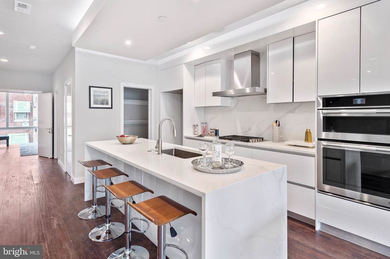 1514 Cambridge Street - Photo 1