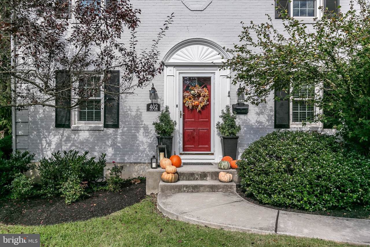 402 Dixie Drive - Photo 1