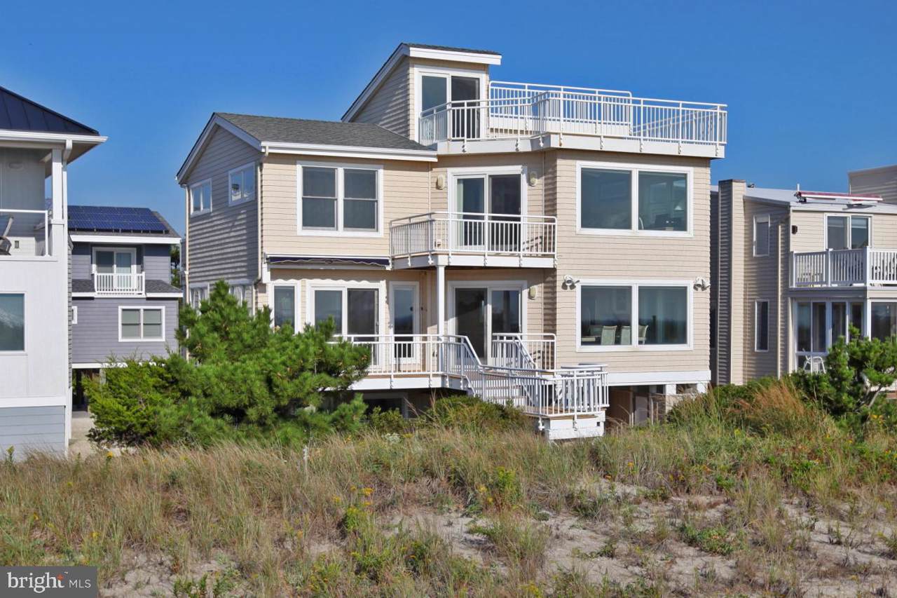 13 Middlesex Avenue - Photo 1