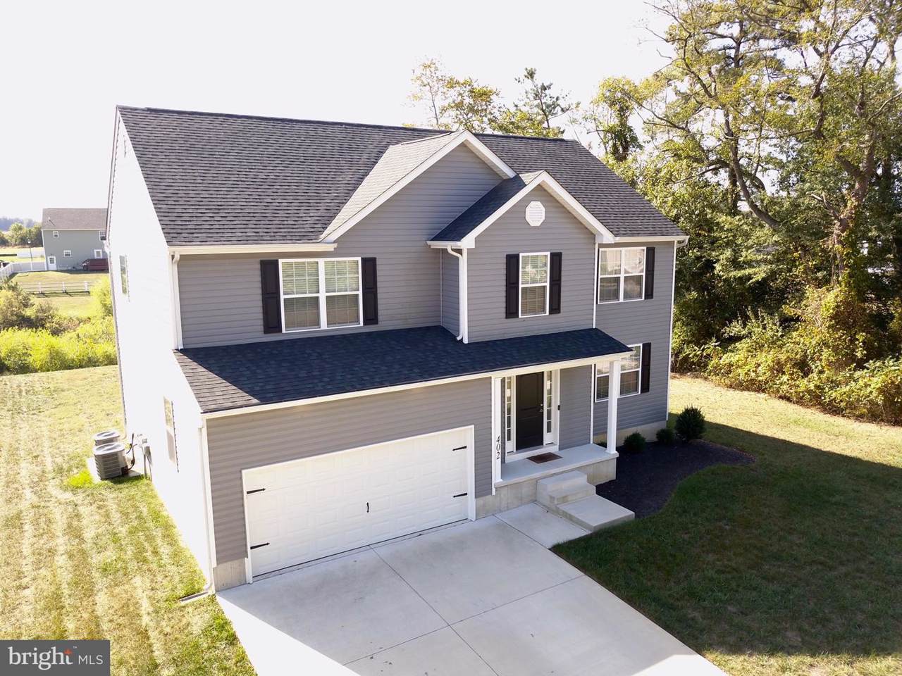 402 Golder Street - Photo 1