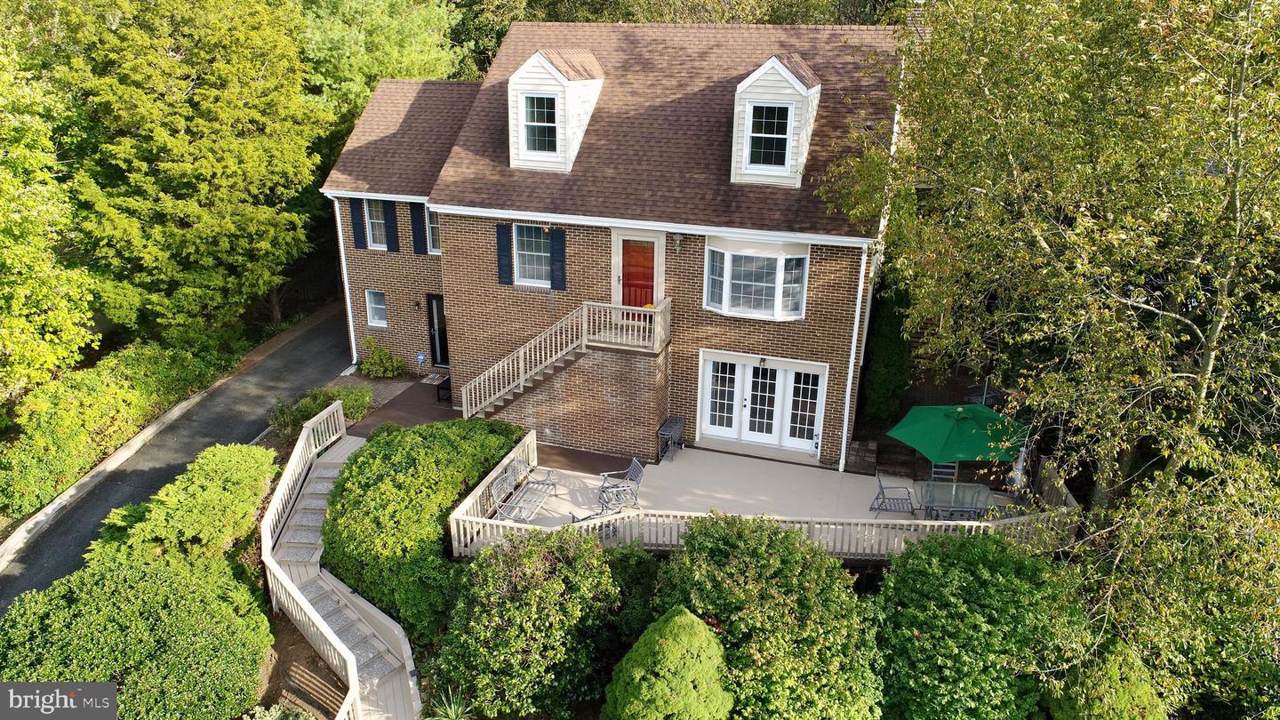 133 Governors Drive - Photo 1