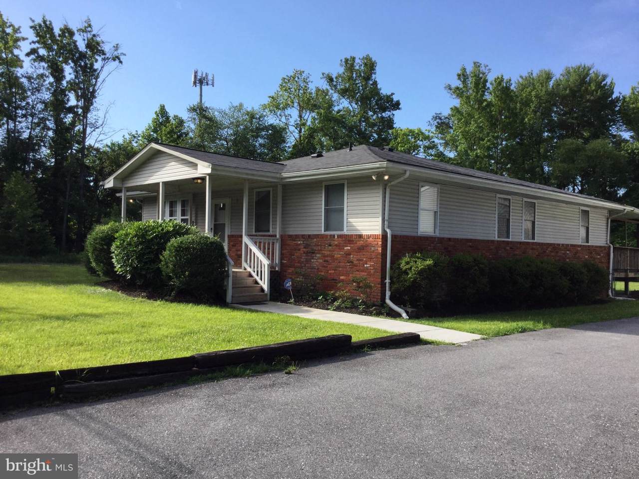 1155 Thompson Avenue - Photo 1