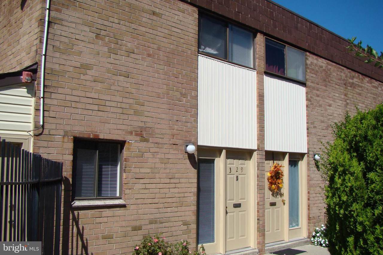 329 Centre Avenue - Photo 1